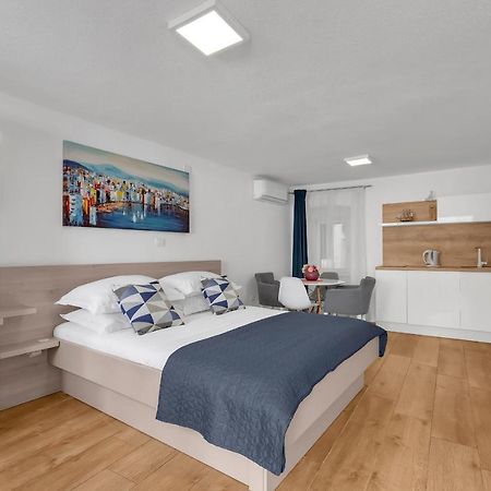 Luxury City Center Apartments Makarska Bagian luar foto