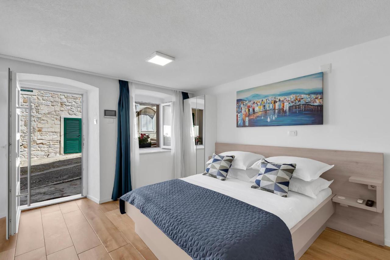 Luxury City Center Apartments Makarska Bagian luar foto